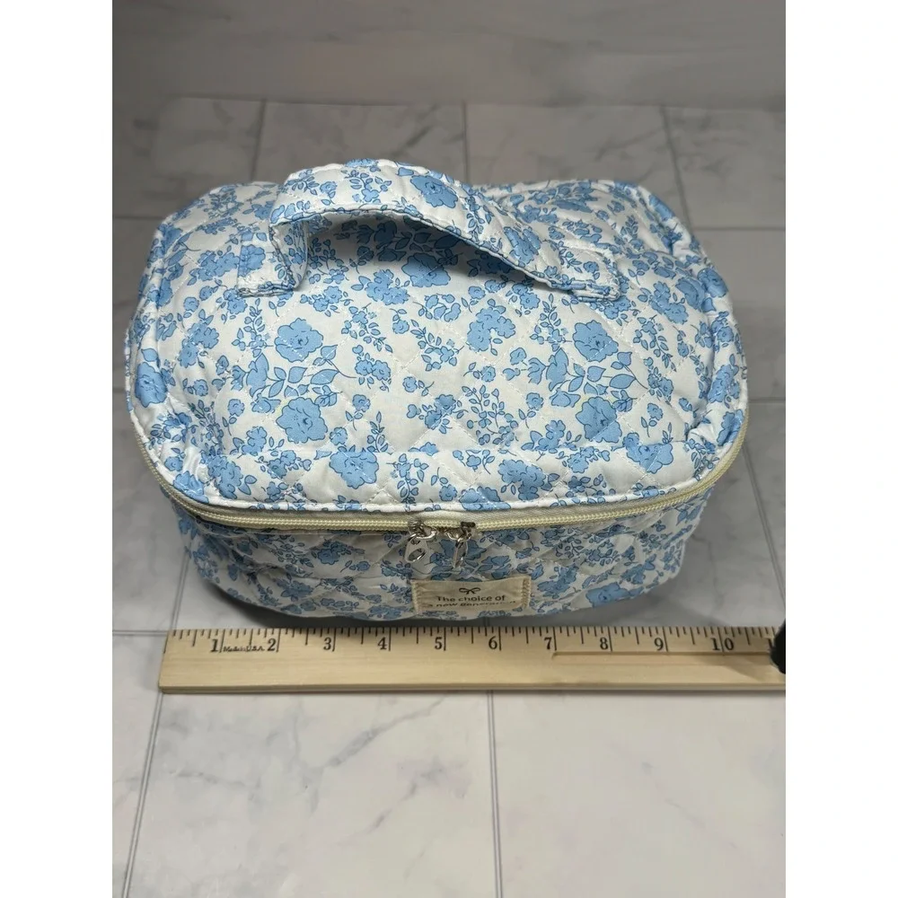 Yiwu Blue Floral Quilted Makeup Bag Travel Toiletry Case Vanity Organizer NWT